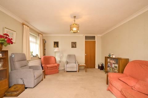 3 bedroom bungalow for sale, Selwyn Drive, Broadstairs, Kent, CT10