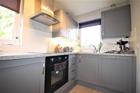 2 bedroom end of terrace house to rent, Ashbury Crescent, Merrow Park