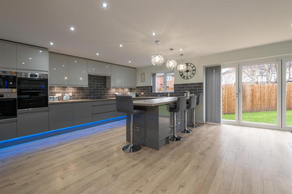 Lounge/Kitchen