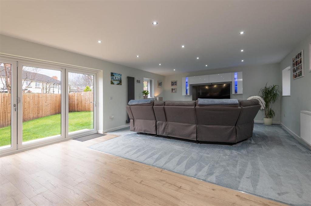 Lounge/Kitchen