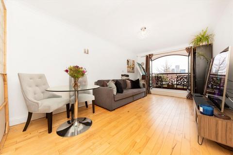 1 bedroom flat to rent, Wapping Wall, London E1W