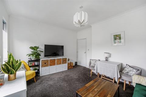 2 bedroom maisonette to rent, North End Road, Golders Green
