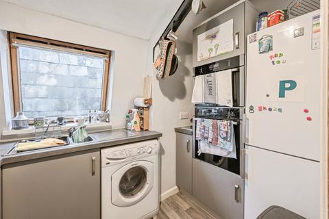 2 bedroom flat for sale, College Avenue, Plymouth