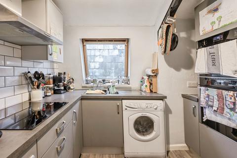 2 bedroom flat for sale, College Avenue, Plymouth