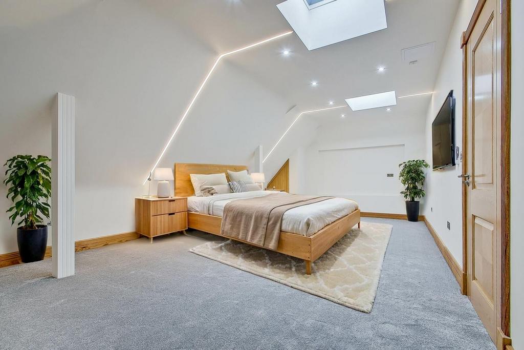 Loft Room/Cinema Room