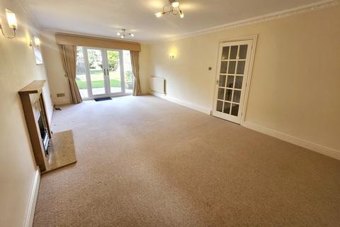 5 bedroom detached house to rent, Walton-on-Thames, Surrey, KT12