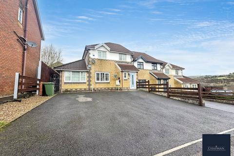 Nant-Y-Coed, Tonyrefail, CF39