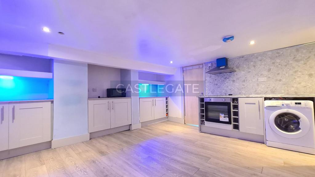 3 A May Street, Crosland Moor, Huddersfield, HD4 5 D