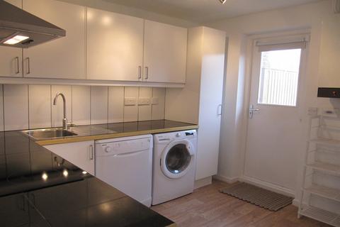 2 bedroom house to rent, Brighton Hill, Basingstoke