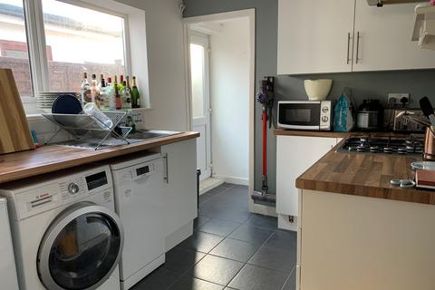 2 bedroom house to rent, Middle Street, Southampton, SO14