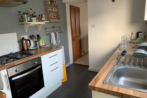 2 bedroom house to rent, Middle Street, Southampton, SO14