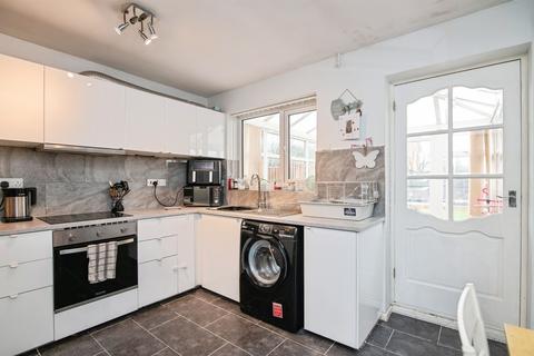 2 bedroom terraced house for sale, Kiers Bridge Close, Tipton