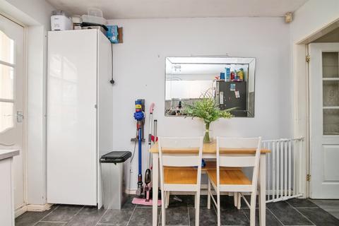 2 bedroom terraced house for sale, Kiers Bridge Close, Tipton