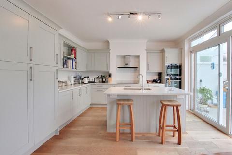 5 bedroom semi-detached house for sale, Wickham Avenue, Shirley