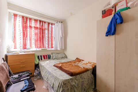 2 bedroom flat for sale, High Road Leyton, Leyton, London, E10
