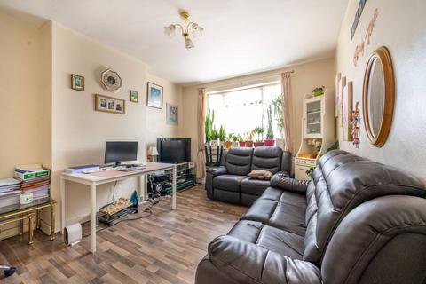 2 bedroom flat for sale, High Road Leyton, Leyton, London, E10