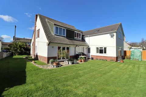 5 bedroom detached house for sale, Magdala Road, Hayling Island