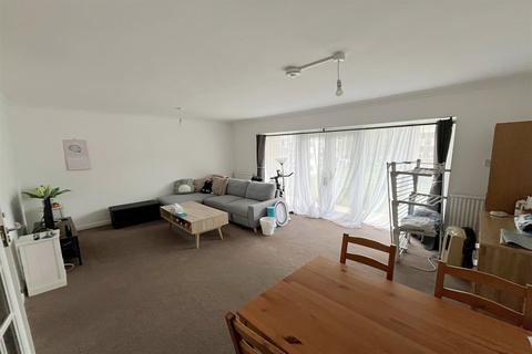 3 bedroom flat to rent, Bournemouth