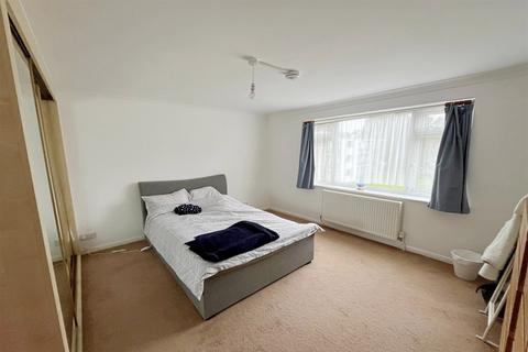 3 bedroom flat to rent, Bournemouth