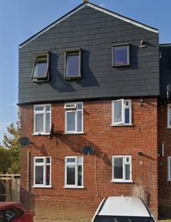 2 bedroom flat to rent, Cobdens, Chigwell, IG7