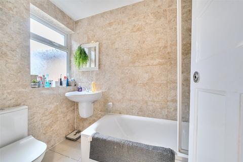 2 bedroom apartment for sale, Doreen Avenue, London NW9