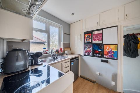 2 bedroom apartment for sale, Doreen Avenue, London NW9