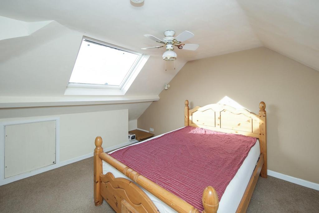 21 St Catherines Crescent CV31-16.jpg