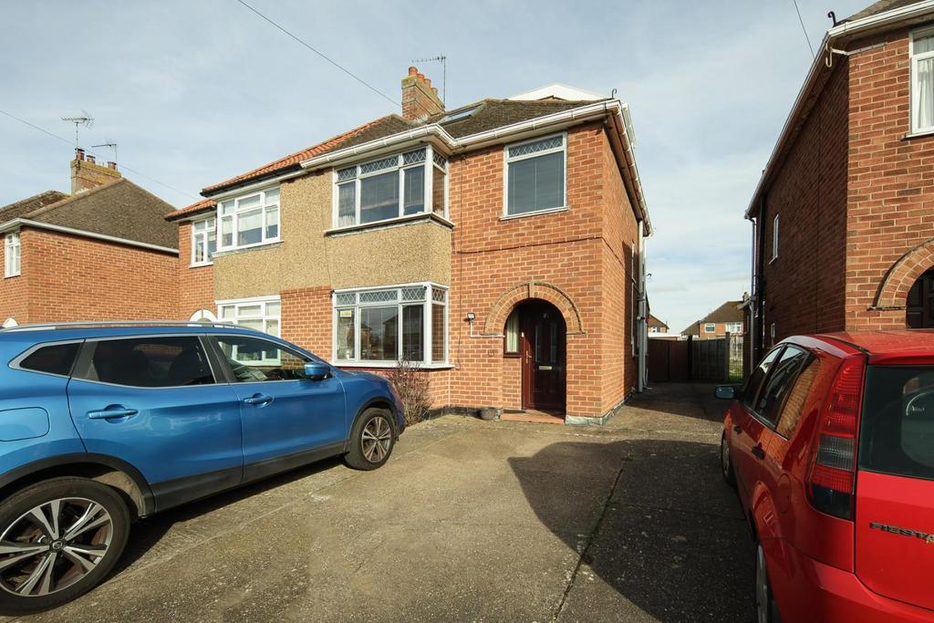 21 St Catherines Crescent CV31-17.jpg