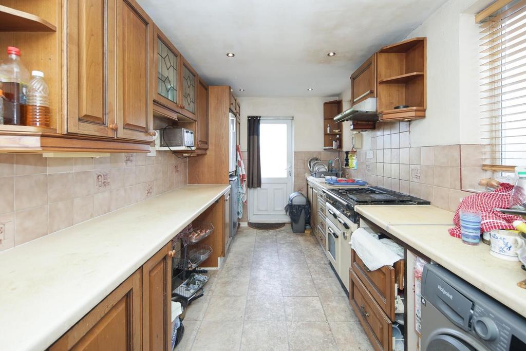 21 St Catherines Crescent CV31-2.jpg