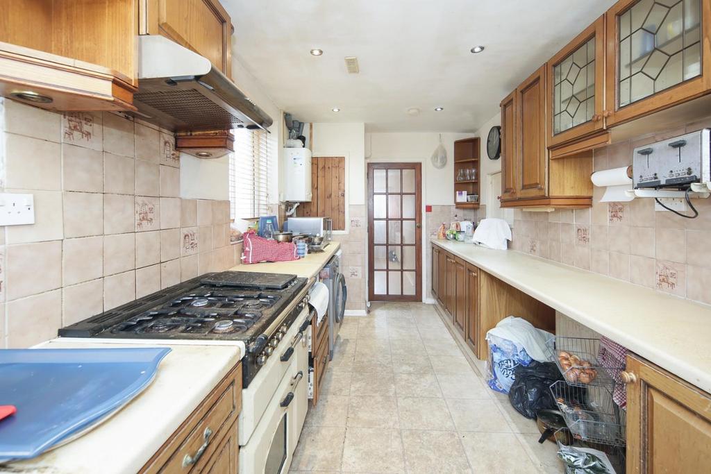 21 St Catherines Crescent CV31-3.jpg
