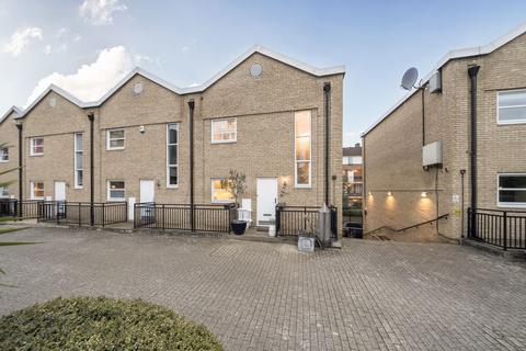 3 bedroom maisonette for sale, Rotherhithe Street, London, SE16