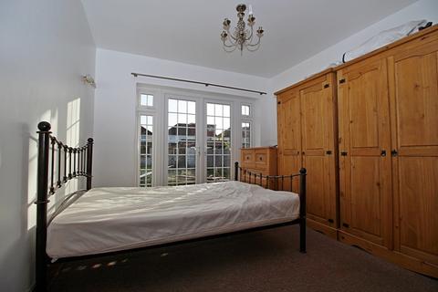 2 bedroom flat to rent, Rossindel Road, Hounslow, Middlesex, TW3