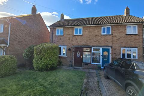 2 bedroom semi-detached house to rent, Bramley Shaw, Waltham Abbey EN9