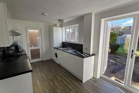 2 bedroom semi-detached house to rent, Bramley Shaw, Waltham Abbey EN9
