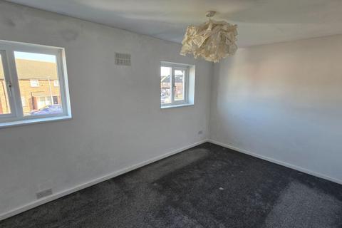 2 bedroom semi-detached house to rent, Bramley Shaw, Waltham Abbey EN9