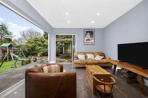 undefined, Towy Road, Cardiff, CF14