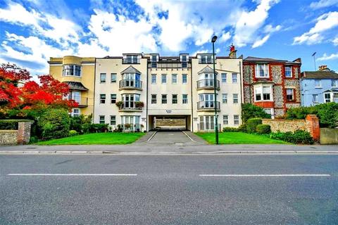 1 bedroom flat for sale, High Street, West Sussex PO21