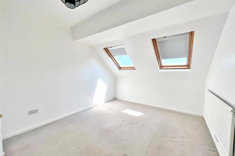 1 bedroom flat for sale, High Street, West Sussex PO21