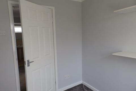 3 bedroom semi-detached house to rent, Ross Drive, Great Sutton, Ellesmere Port