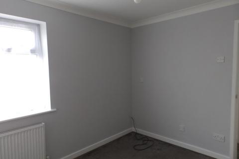 3 bedroom semi-detached house to rent, Ross Drive, Great Sutton, Ellesmere Port