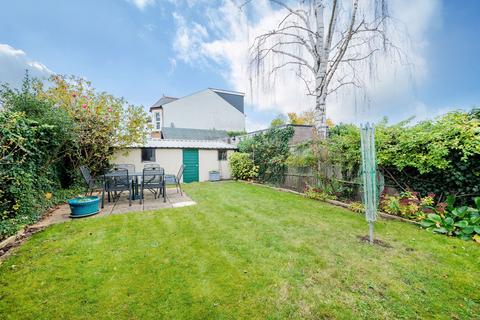 3 bedroom detached house for sale, Thornhill Road, Surbiton KT6