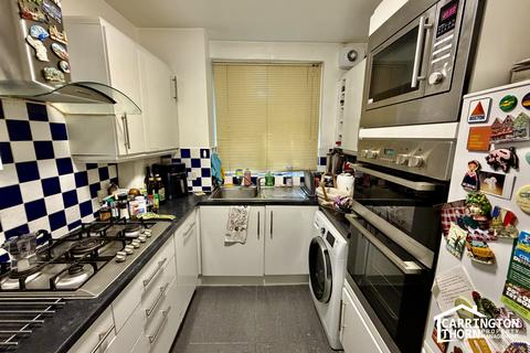 2 bedroom flat to rent, Morant House, London, SW9 9AA