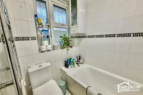 2 bedroom flat to rent, Morant House, London, SW9 9AA