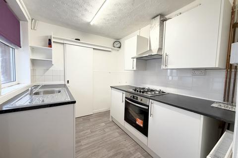 3 bedroom terraced house to rent, Belsize Avenue, PETERBOROUGH PE2