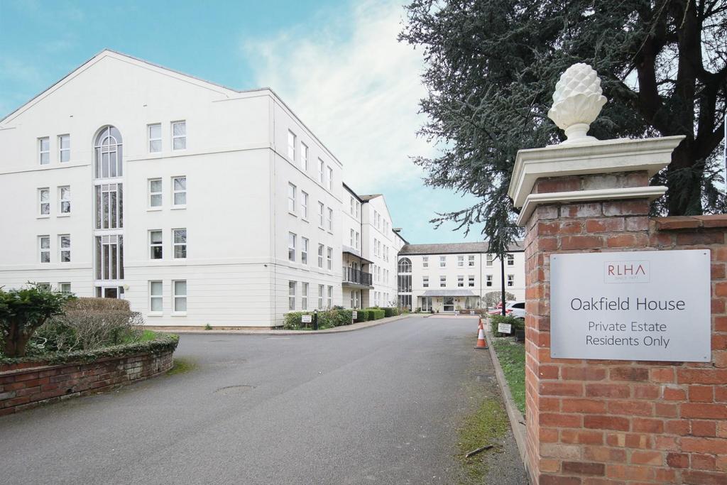 15 Oakfield House.jpg