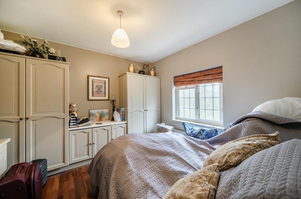 Davidson Frost-Wellings, DFW, Cavendish Drive, HA8