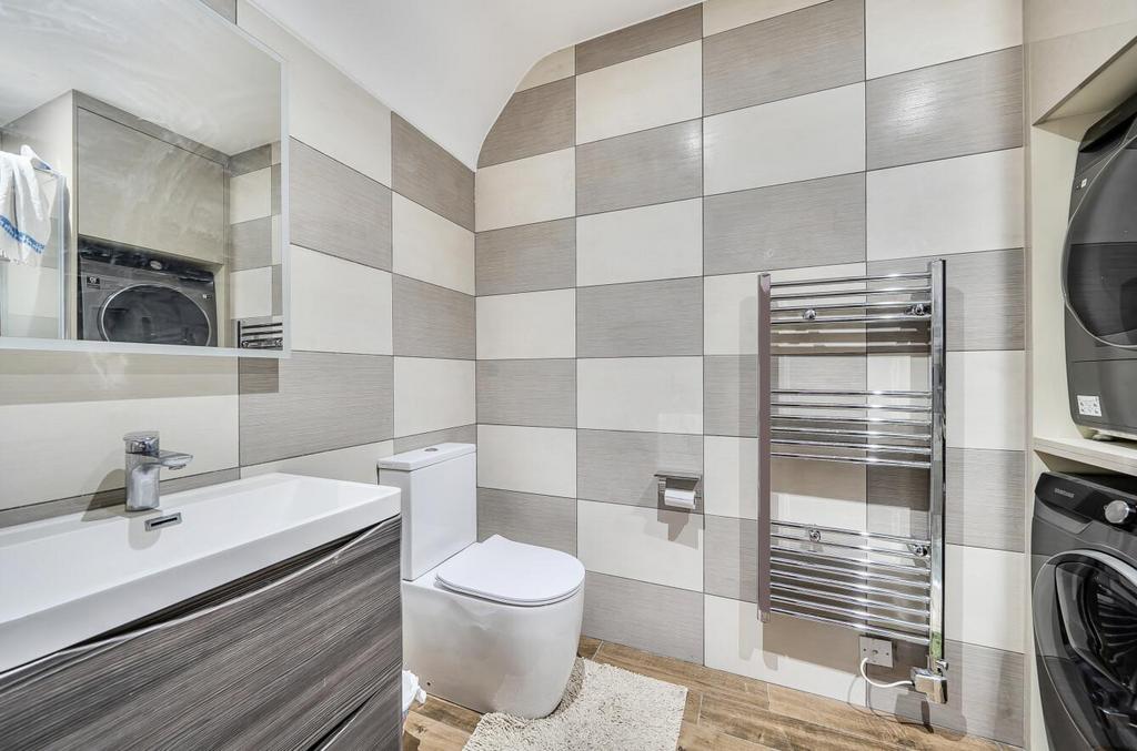 Davidson Frost-Wellings, DFW, Cavendish Drive, HA8
