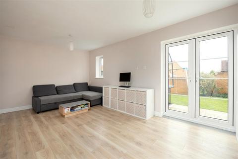 undefined, Thestfield Drive, Staverton