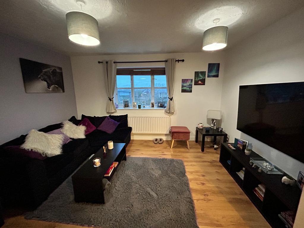 Living room - 17 Cobham Close.jpg