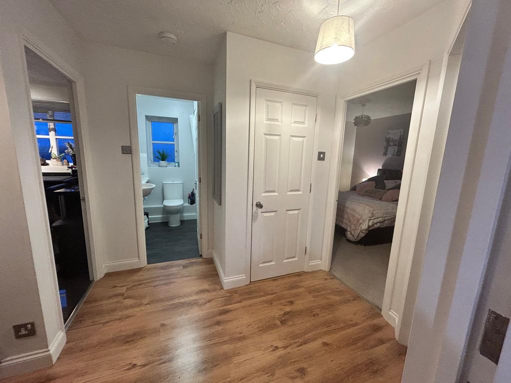 Hallway - 17 Cobham Close.jpg
